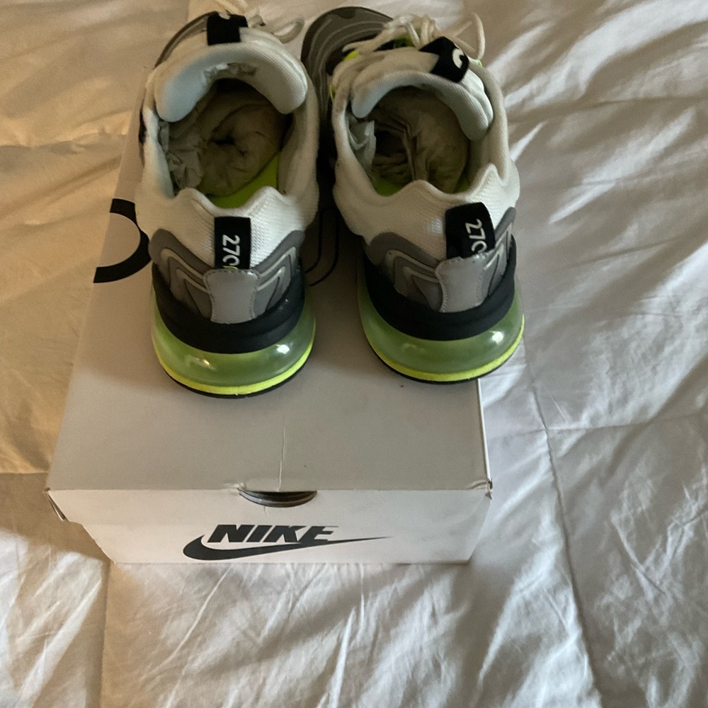 Nike - Picture 3 of 4